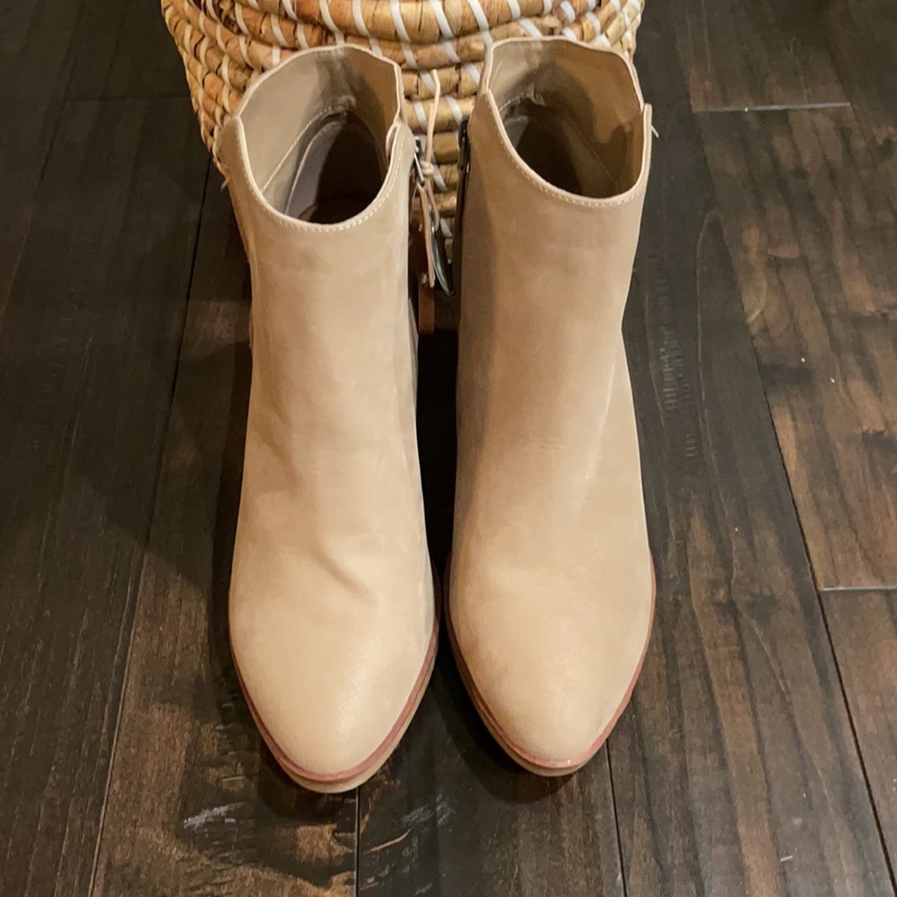 MIA Heel Boot - Picture 2 of 5